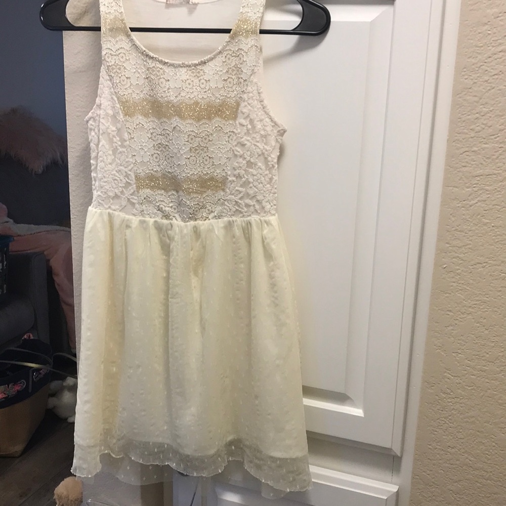 3 for $15 🦋🦋 Miss Me Girls cream glitter and lace sleeveless dress